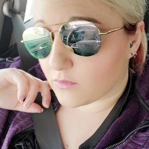 Meet your Posher, Lachelle